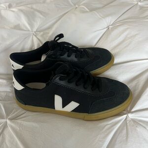 VEJA Women's Black Volley Low Top Sneakers Size 5 US, Size 36 EUR